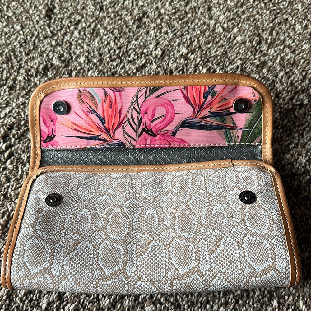 Consuela Clay Cluth w/ Flamingo Interior